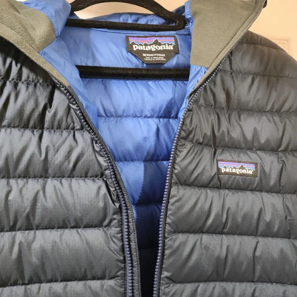 Patagonia Men's Down Sweater Hoody
Size M - Picture 7 of 9